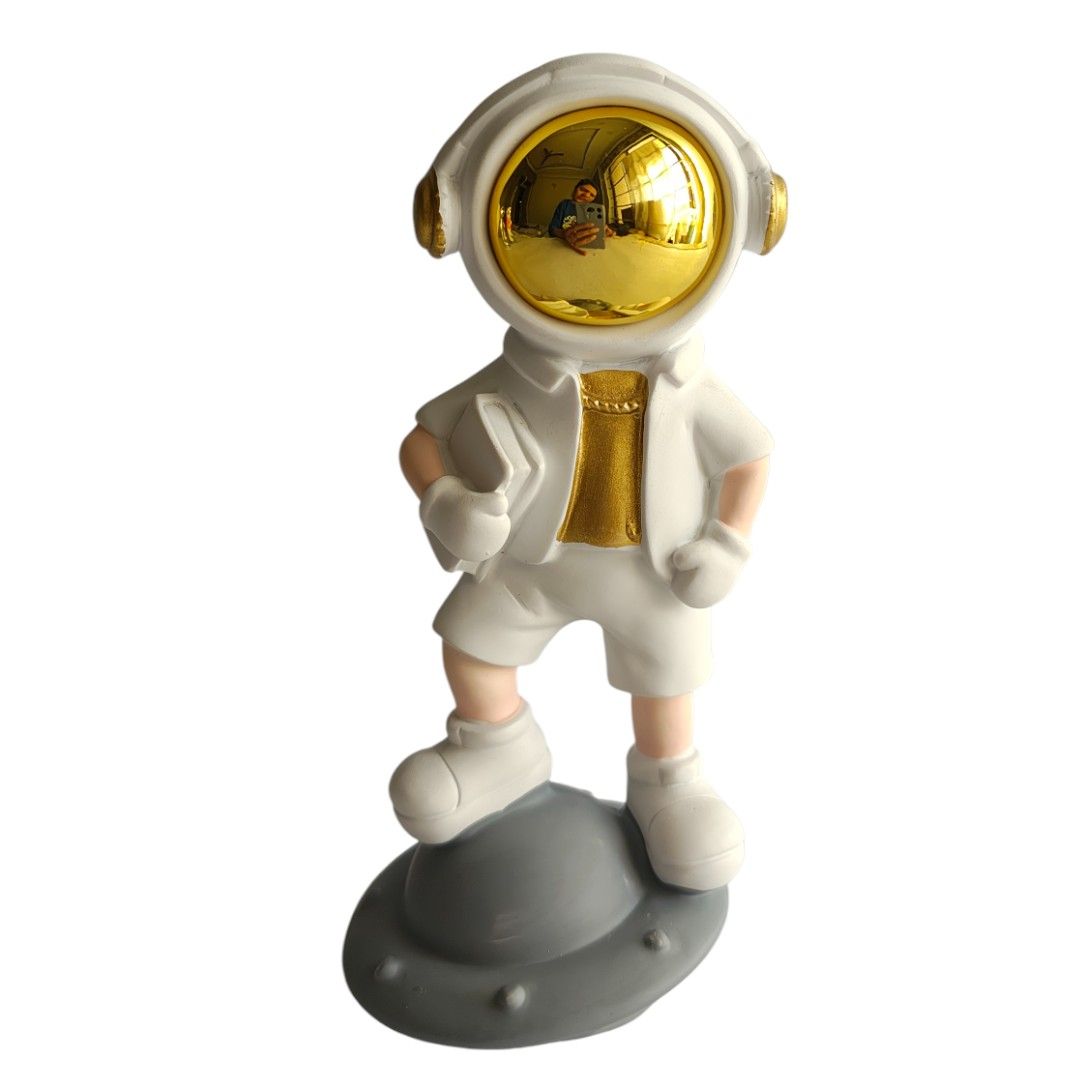 Sun Mun Decors Small Astronaut with White Jacket