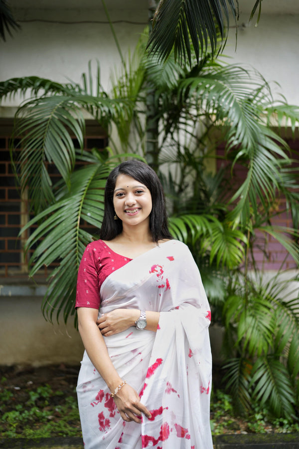 Red Poly Georgette Tie and Dye Saree with Unstitched Blouse - Hiral Fashion - Distacart