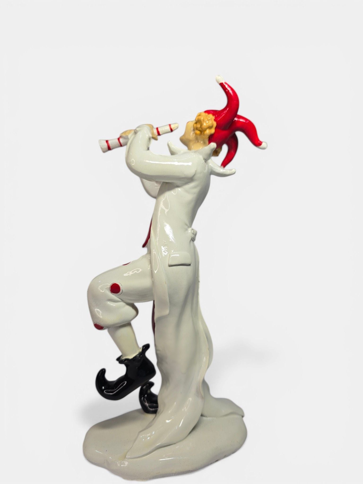Sun Mun Decors Clown with Pipe