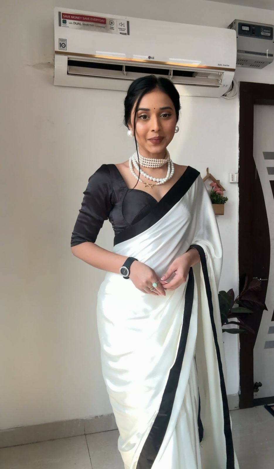 Malishka Satin Silk Lace Boarder Ready To Wear Saree With Blouse Piece - White - Distacart