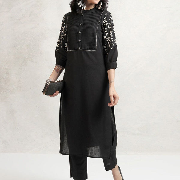 Vishudh Women Floral Embroidered Regular Pure Cotton Kurta with Trousers - Distacart