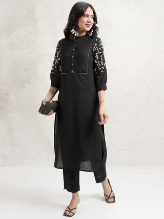 Vishudh Women Floral Embroidered Regular Pure Cotton Kurta with Trousers