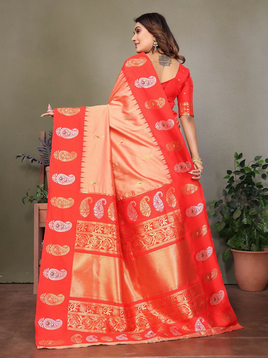 Joban Fashion Banarasi Peach Butti Soft Silk Saree