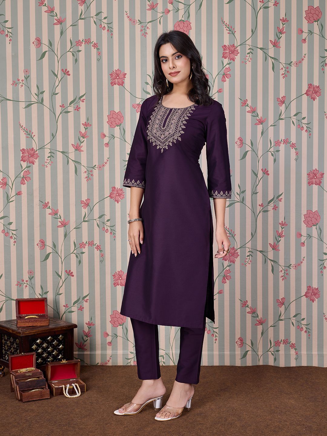 Ode by House of Pataudi Women Embroidered Side Slits Straight Kurta - Distacart