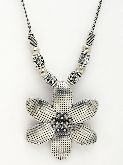 NVR Women's Silver-Toned Floral Shape Pendant with Chain - Distacart