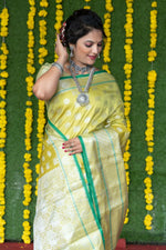 Thumbnail for Jyoti Fashion Women's Green Soft Handloom Silk Zari Woven Saree with Blouse - Distacart