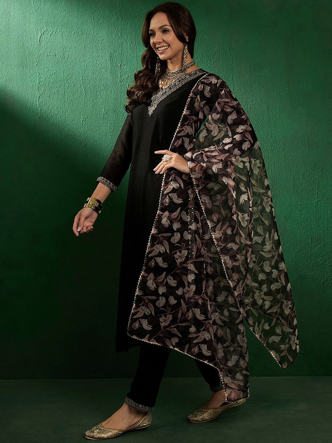 Sangria Ethnic Motifs Yoke Design Sequinned V-Neck Straight Kurta With Trouser & Dupatta