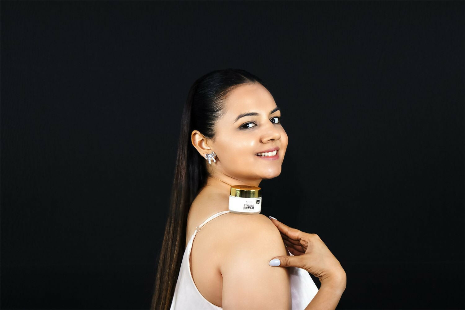 Ammoha Cosmetics Opulent Glow Illuminating Strobe Cream with Vitamin C