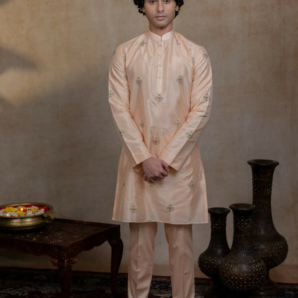 Semi Pattu Peach Ananta Kurta Set By Hilo Design