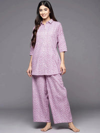 Thumbnail for https://cdn.shopify.com/s/files/1/0341/4805/7228/files/lavender-printed-cotton-night-suit-libas-1-27531313873046.jpg?v=1738399504