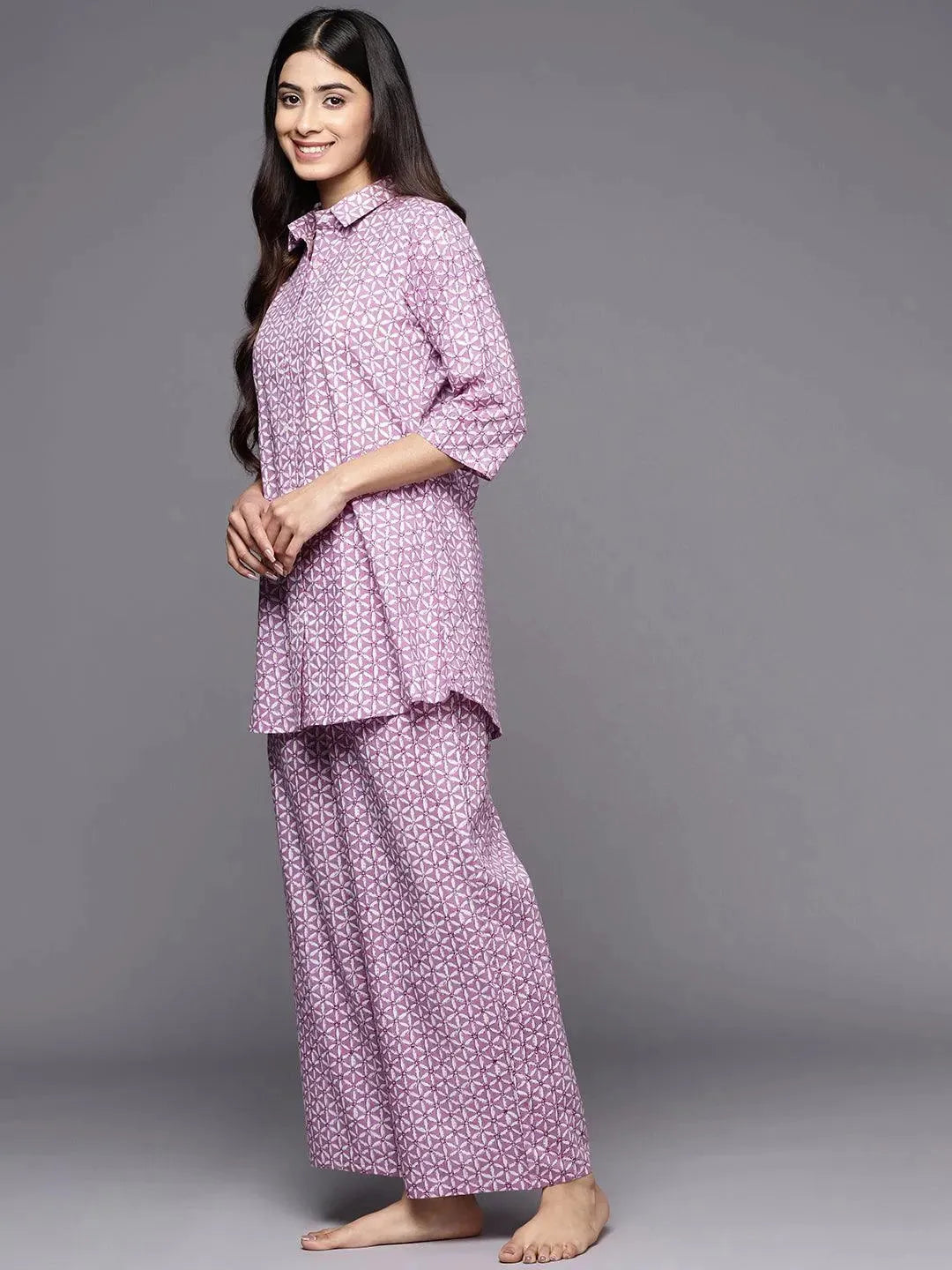 https://cdn.shopify.com/s/files/1/0341/4805/7228/files/lavender-printed-cotton-night-suit-libas-2-27531314135190.jpg?v=1738399504