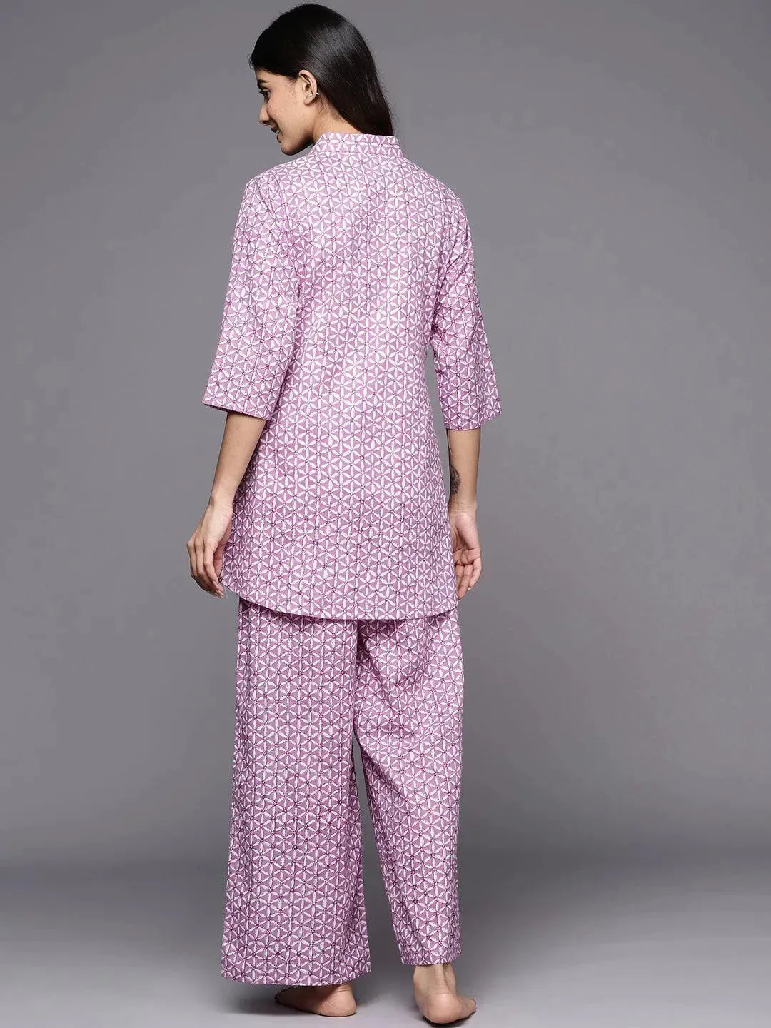 https://cdn.shopify.com/s/files/1/0341/4805/7228/files/lavender-printed-cotton-night-suit-libas-4-27531314659478.jpg?v=1738399505