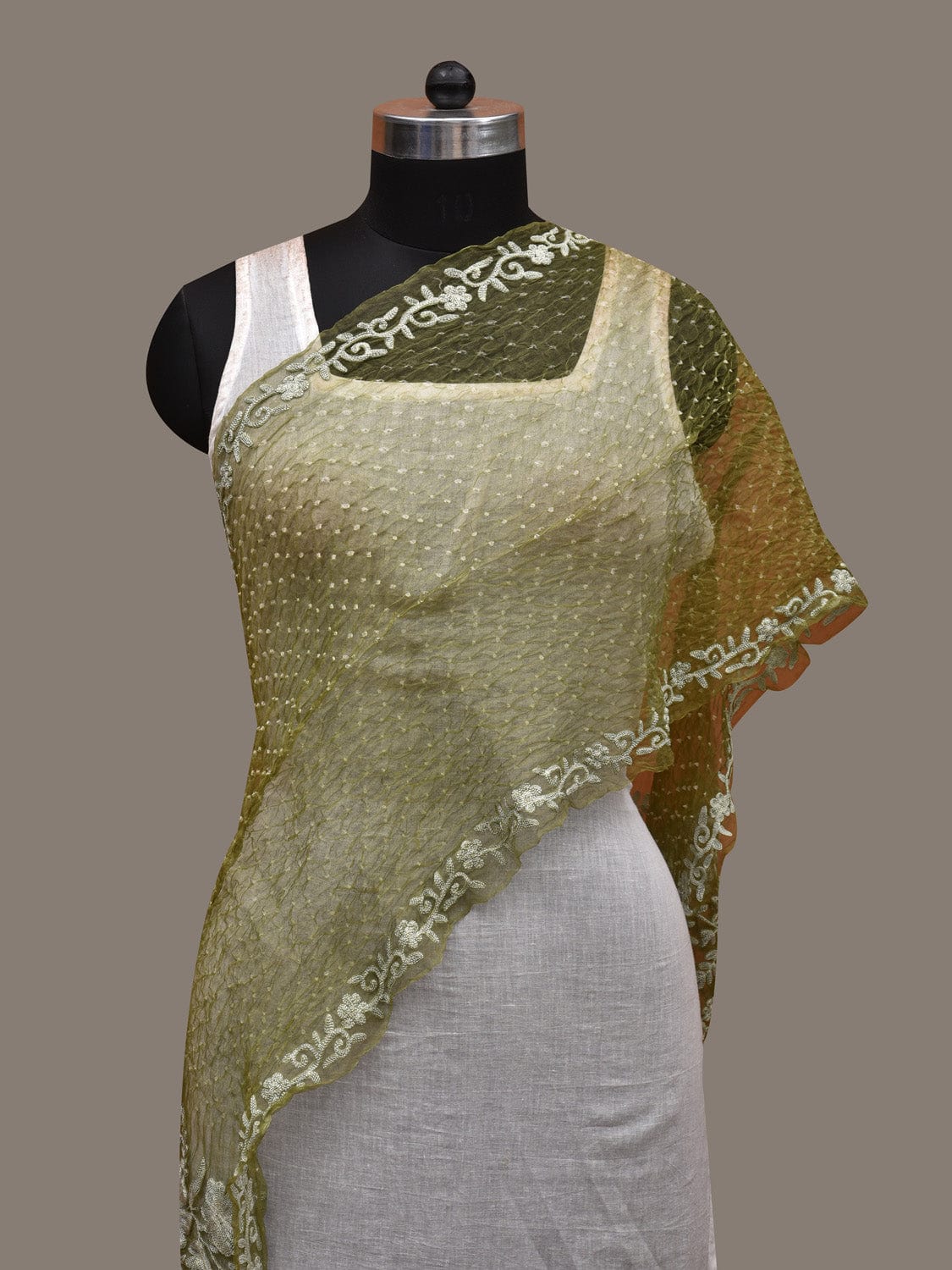 Light Green Bandhani Organza Stole with Embroidary Work Design - Global Threads - Distacart