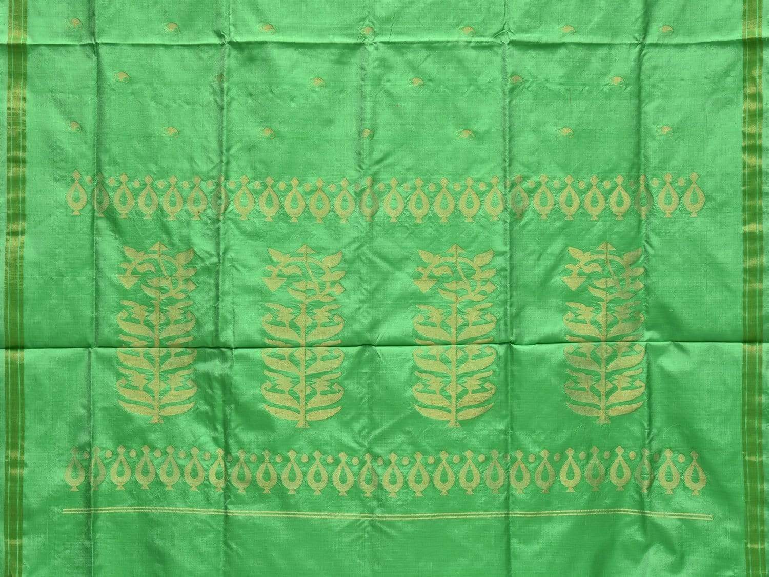 Light Green Uppada Silk Handloom Saree with Karpur Pallu Design - Global Threads - Distacart