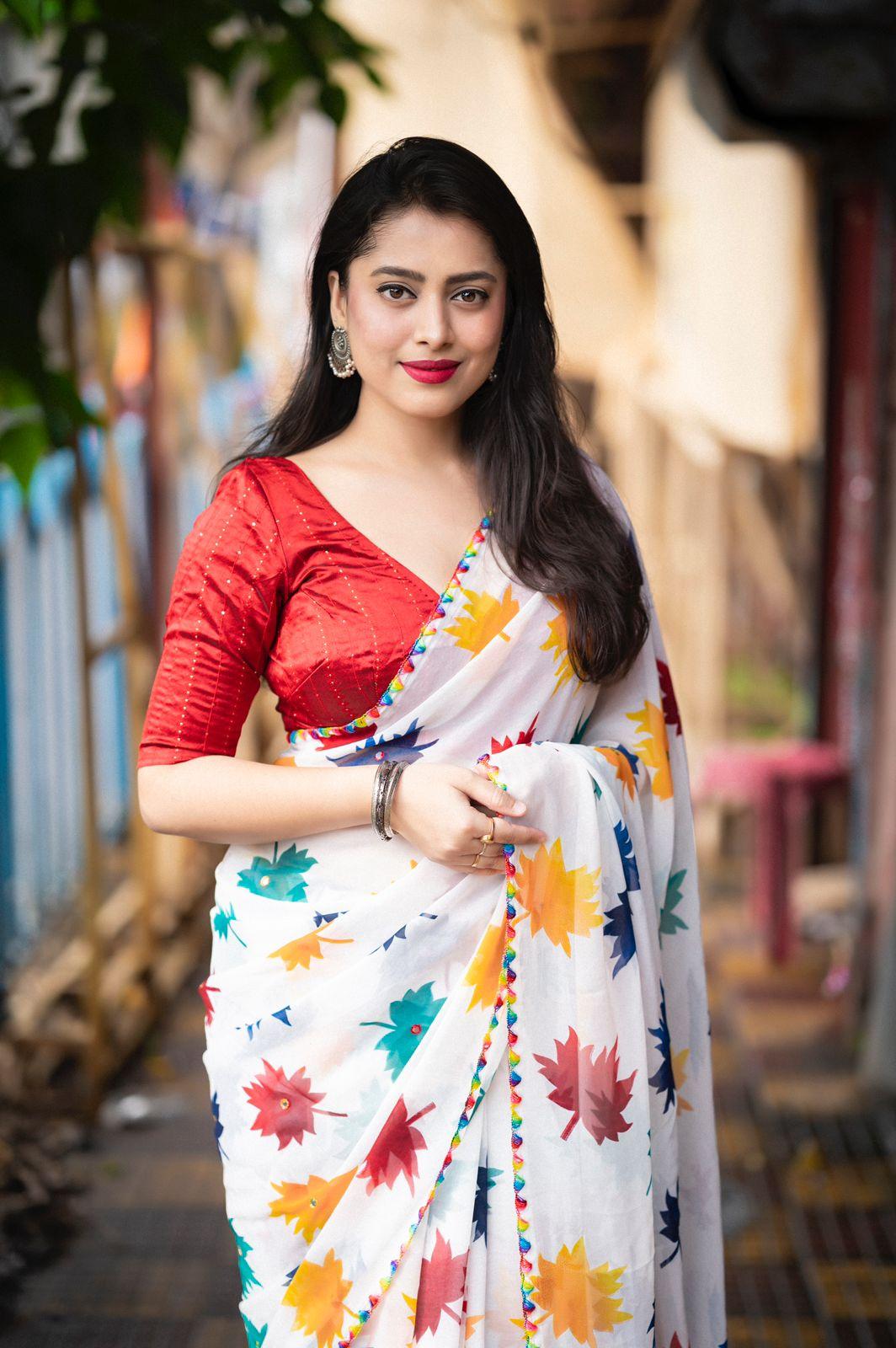 White Poly Georgette Ethnic Motifs Saree with Unstitched Blouse - Hiral Fashion - Distacart