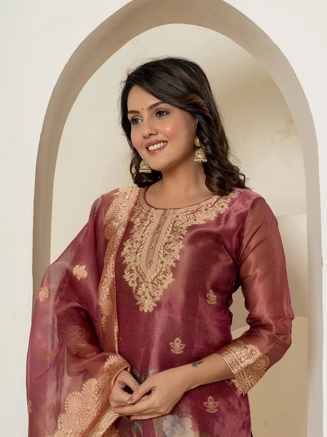 Yufta Maroon Tissue Kurta Dupatta Pant Set