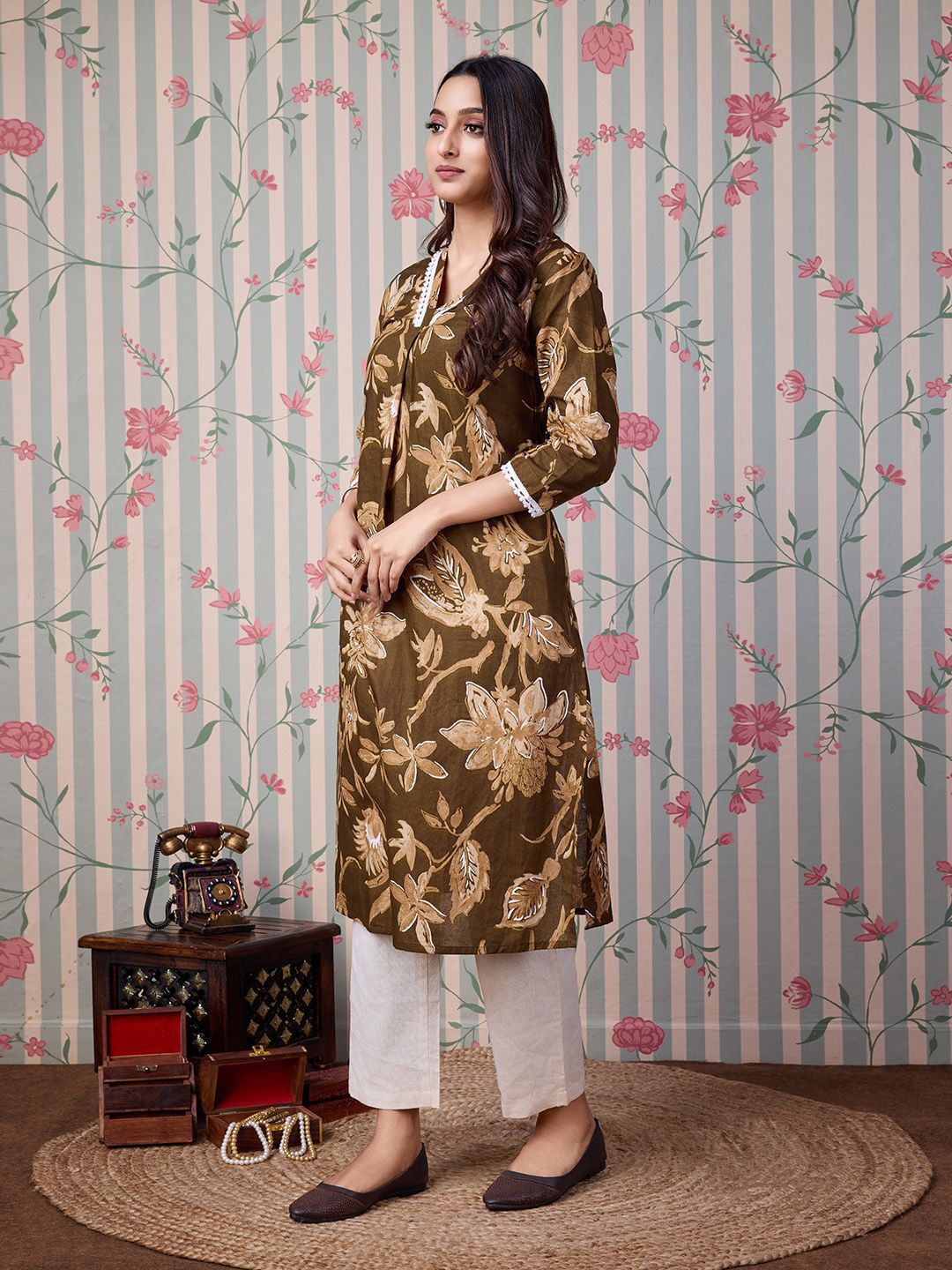 Ode by House of Pataudi Floral Printed Pure Cotton Straight Kurta - Distacart