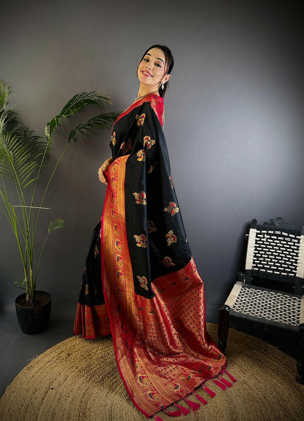 Joban Fashion Banarasi Black Woven Soft Silk Saree