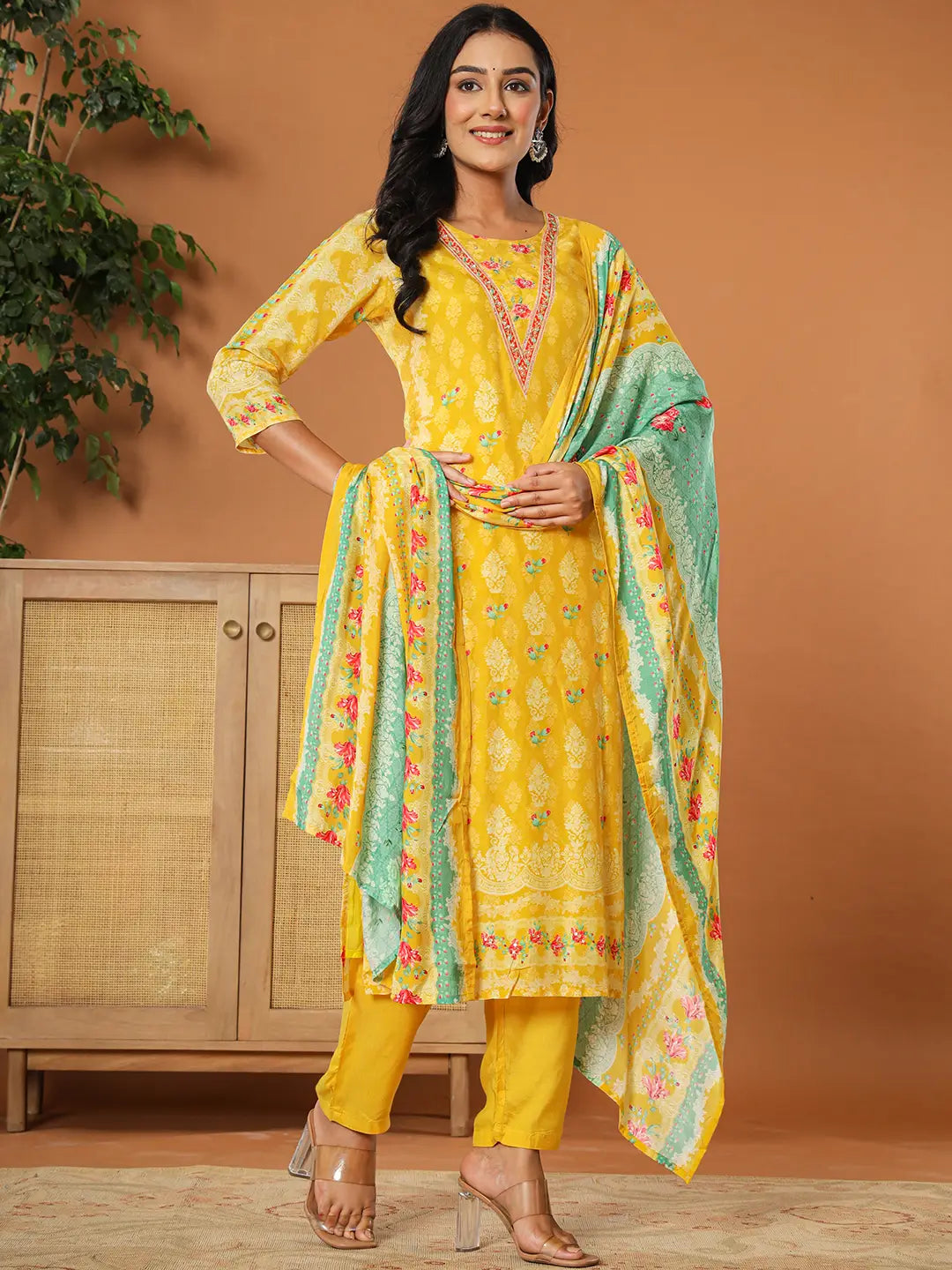 Yufta Muslin Mustard Hand_Embroidery Kurta Dupatta Pant Set
