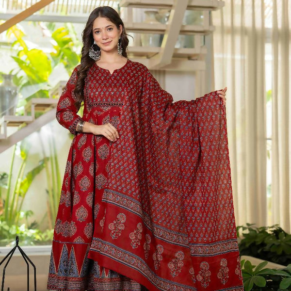 Jaimini Women Cotton Printed Round Neck 3/4 Sleeves Calf Length Flared Kurta Pant And Dupatta Set - Dista
