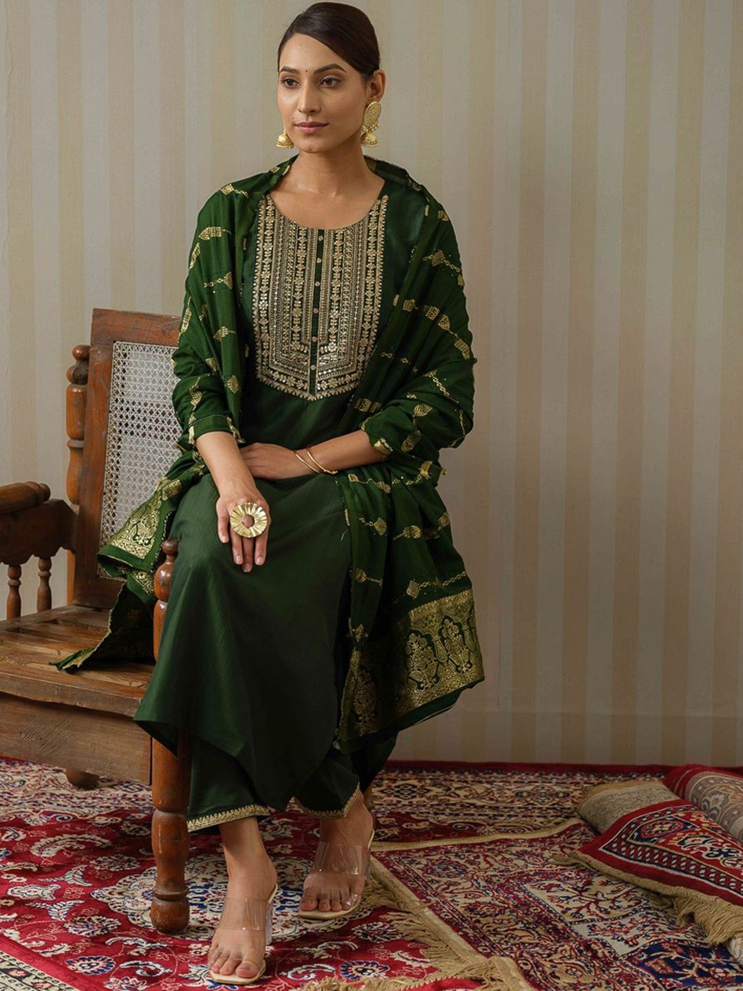 Ode by House of Pataudi Floral Printed Straight Kurta & Trousers With Dupatta - Distacart