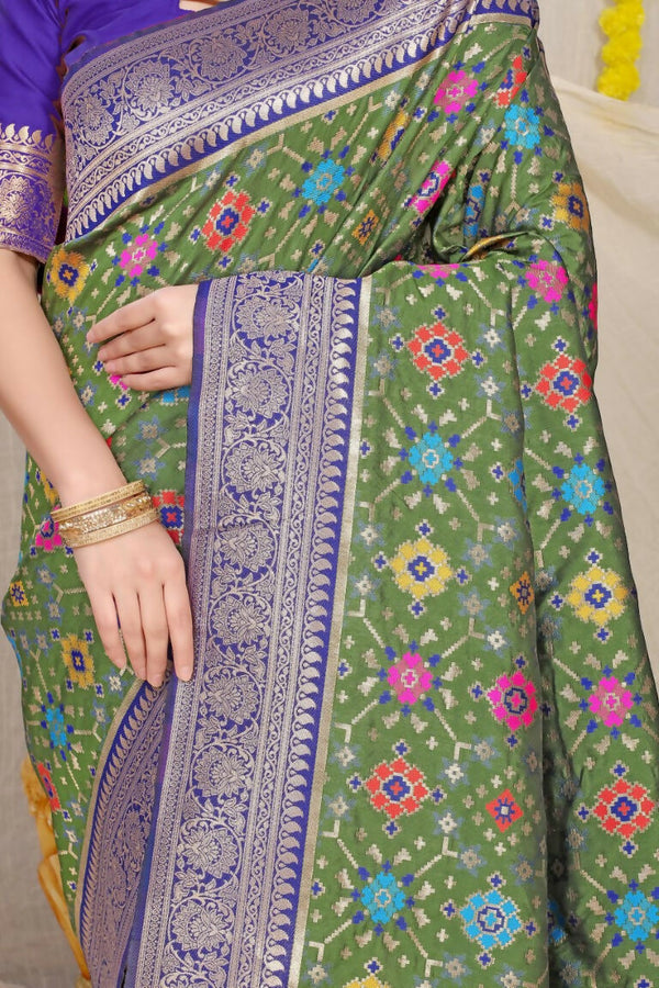 Jyoti Fashion Women's Green Patola Silk Zari Woven Saree with Blouse - Distacart