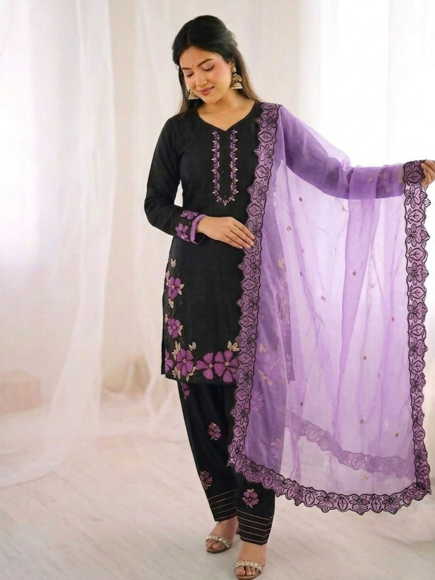Teeya Creation Women'S Fancy Stylish Heavy Embroidery Sequence Work With Rivet Moti Work Kurta Set - Dista