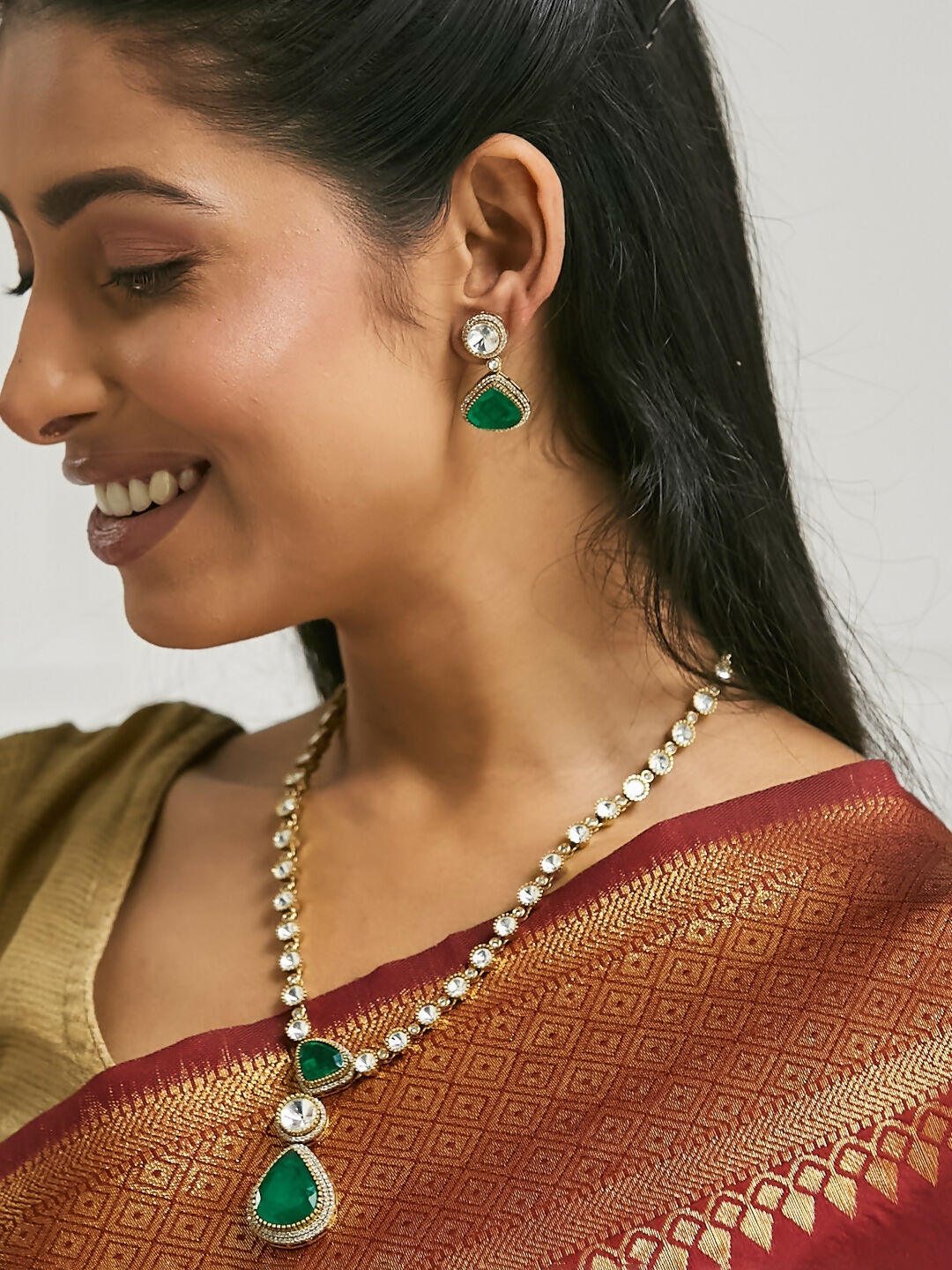 Nuyug 22K Gold-Plated Emerald Stone Centric Kundan Studded Minimal Necklace Set