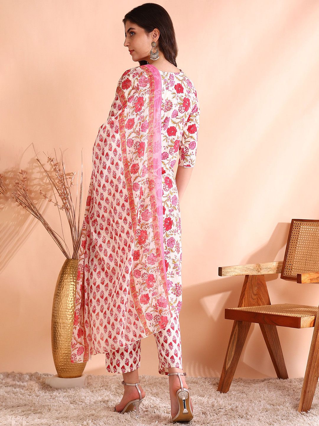 Ode by House of Pataudi Floral Printed Pure Cotton Straight Kurta with Trousers & Dupatta - Distacart