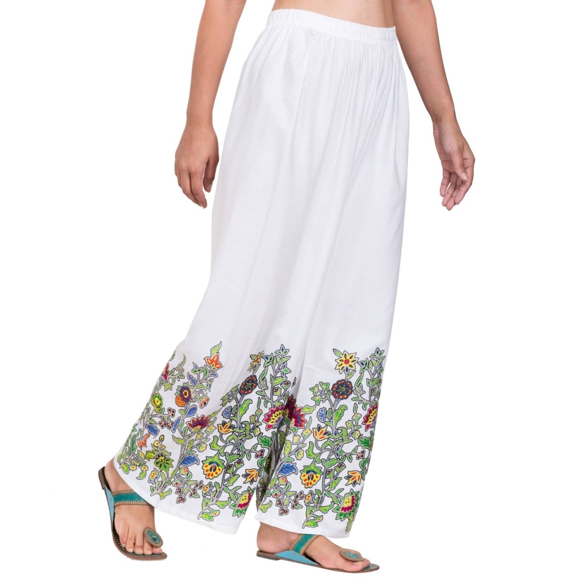 Asmaani White Color Digital Print Sarara