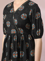 Thumbnail for Myshka Women's Black Printed Cotton V-Neck Empire Party Dress - Distacart