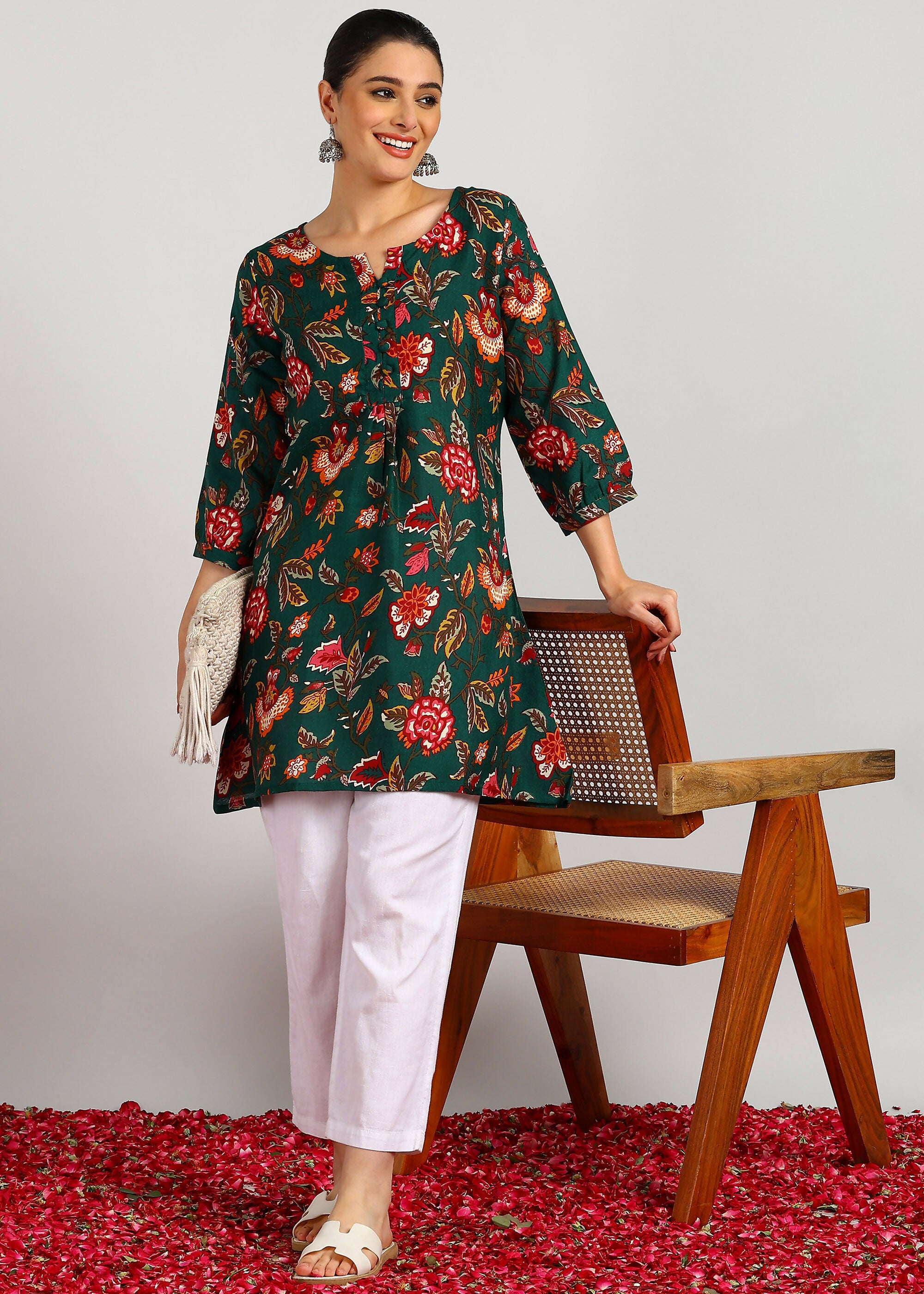 Aavyora Women's Green Floral Printed Flared Tunic