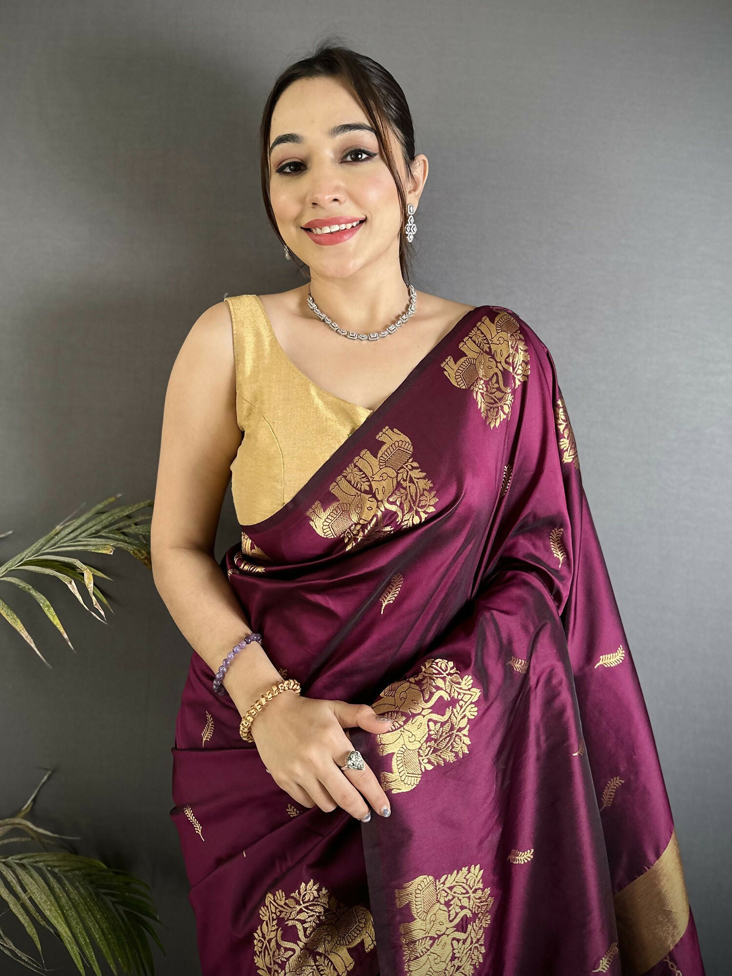Joban Fashion Magenta Motifs Zari Weaving Soft Silk Banarasi Saree - Dista
