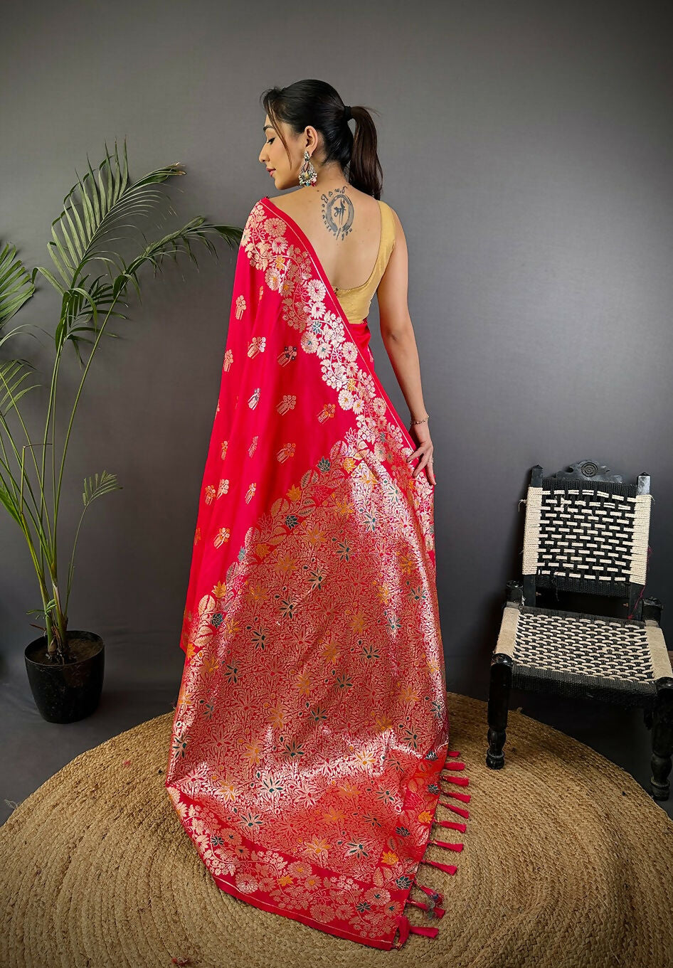 Joban Fashion Meenakari Pink Woven Soft Silk Saree