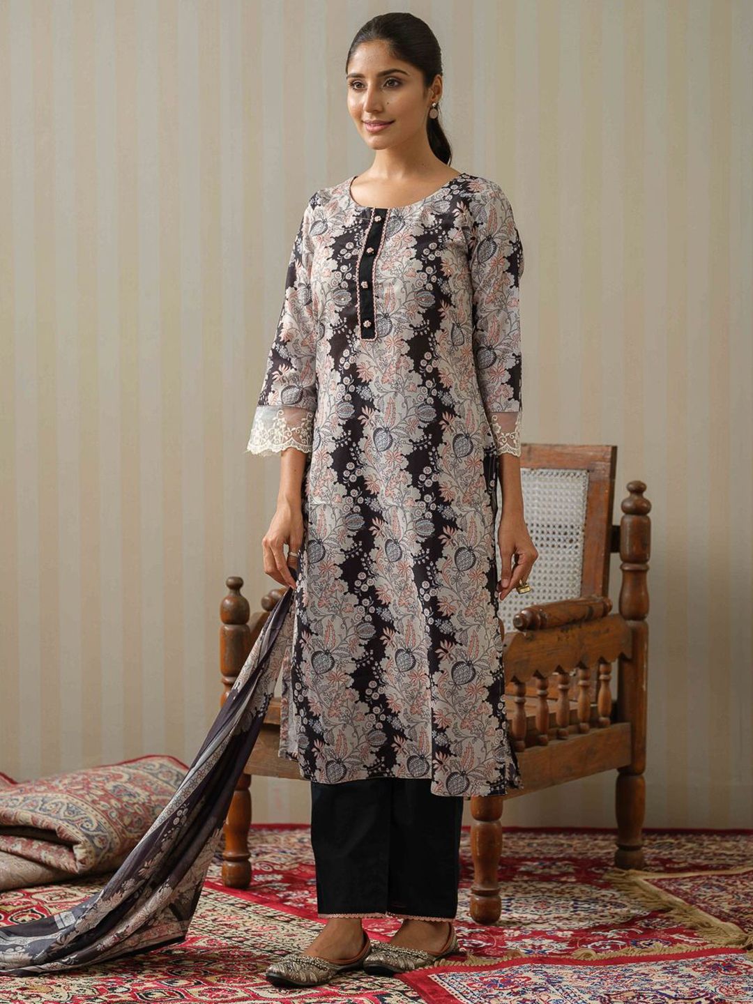Ode by House of Pataudi Floral Printed Lace Inserts Kurta With Palazzos & Dupatta - Distacart