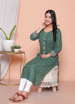 Thumbnail for Miravan Womens Green Zigzag Print Embroidery Rayon Straight Kurta - Distacart
