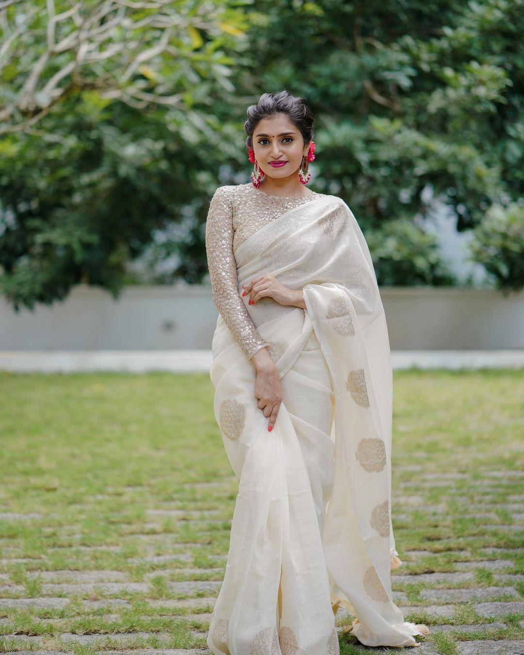 White Pure Linen Woven Design Saree with Unstitched Blouse - Hiral Fashion - Distacart