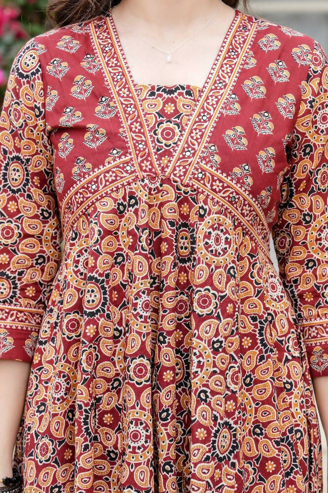Jaimini Women Cotton Printed V-Neck 3/4 Sleeves Calf Length Flared Kurta Pant And Dupatta Set - Dista