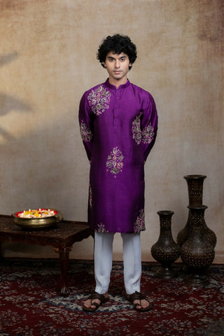 Falling Raw Silk Purple Mayura Cham Set By Hilo Design