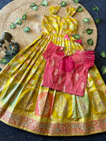 Evanik Festive Wear Green Dola Silk zari and thread weaving Gown With Pink Koti - Dista