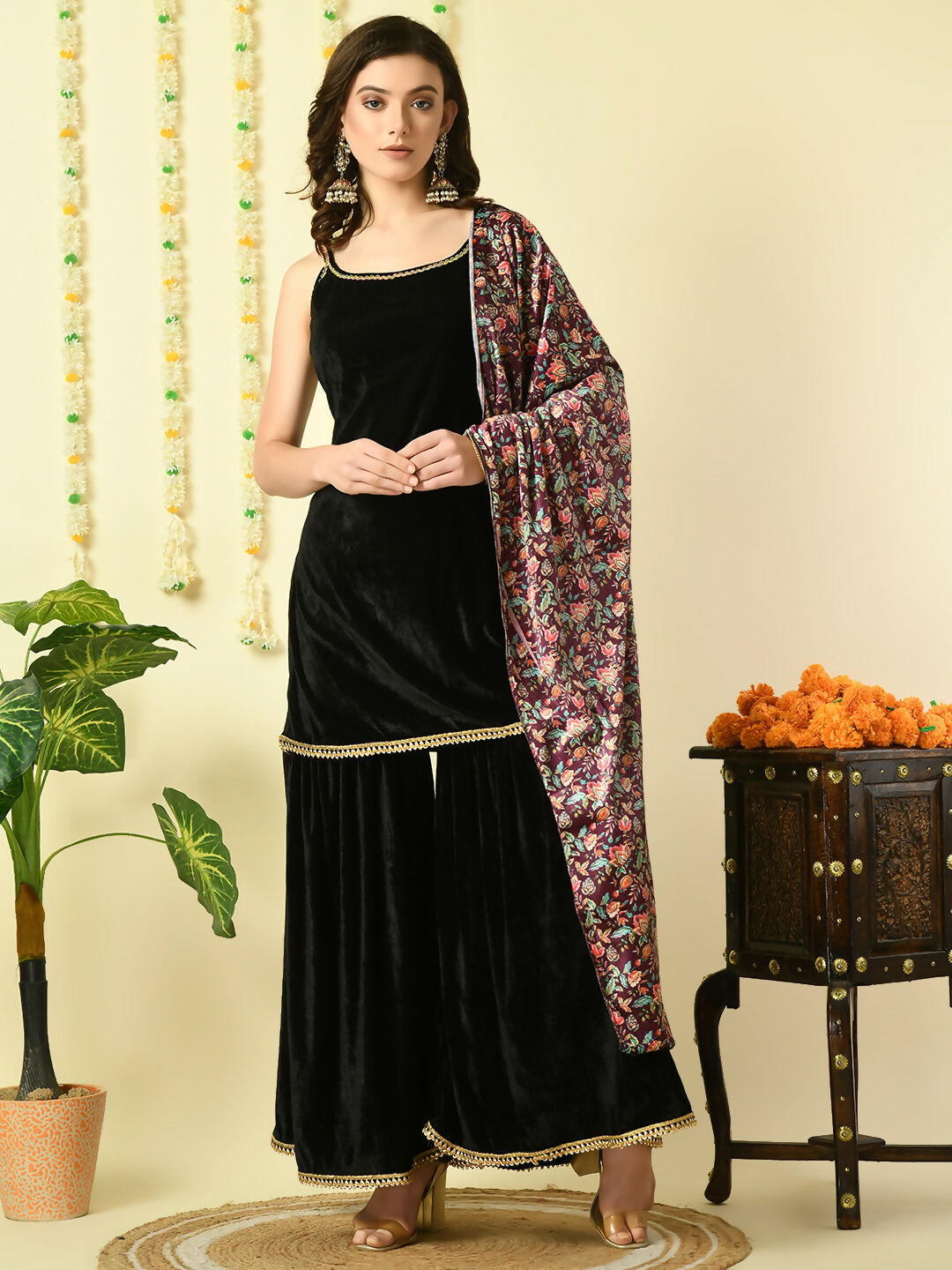Myshka Women's Black Velvet Kurti & Sharara With Dupatta Party Sets - Distacart