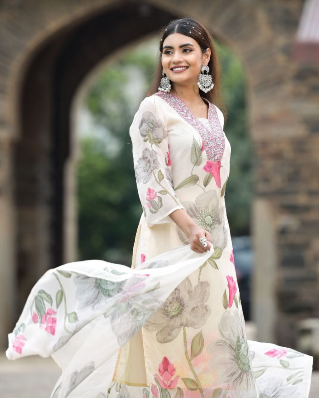 Lorenvalley Black Georgette Printed with Embroidery Work Kurta Set - Distacart
