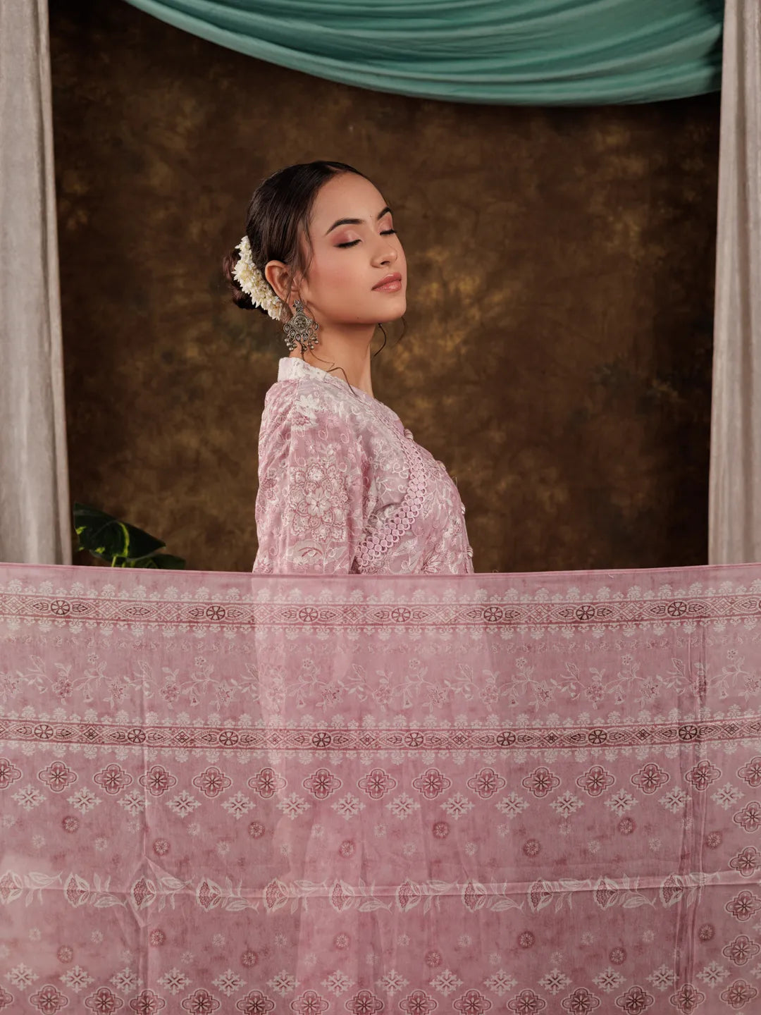 Yufta Pink Cotton Schiffli Kurta Dupatta Set With Lace Detailing