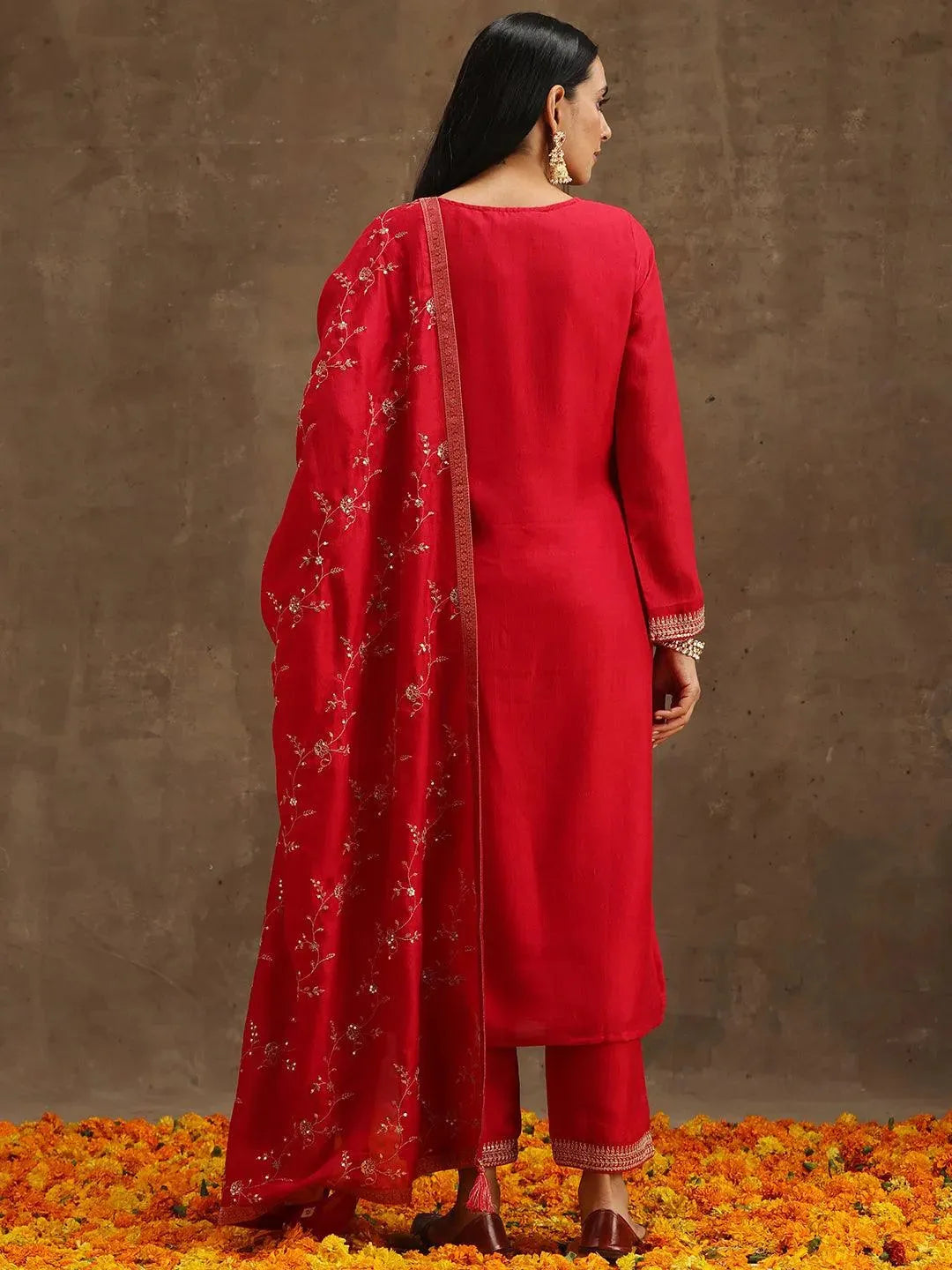 https://cdn.shopify.com/s/files/1/0341/4805/7228/files/pink-embroidered-silk-blend-straight-kurta-with-trousers-and-dupatta-libas-4-27531274518678.jpg?v=1739541813