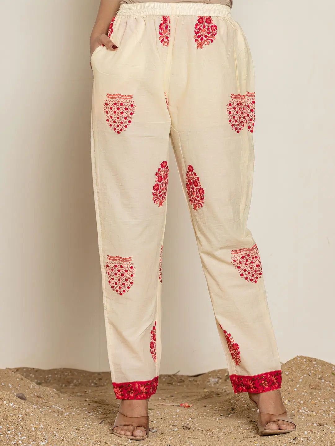 Yufta Pink Embroidered Thread Work Pure Cotton Kurta Trousers & Dupatta