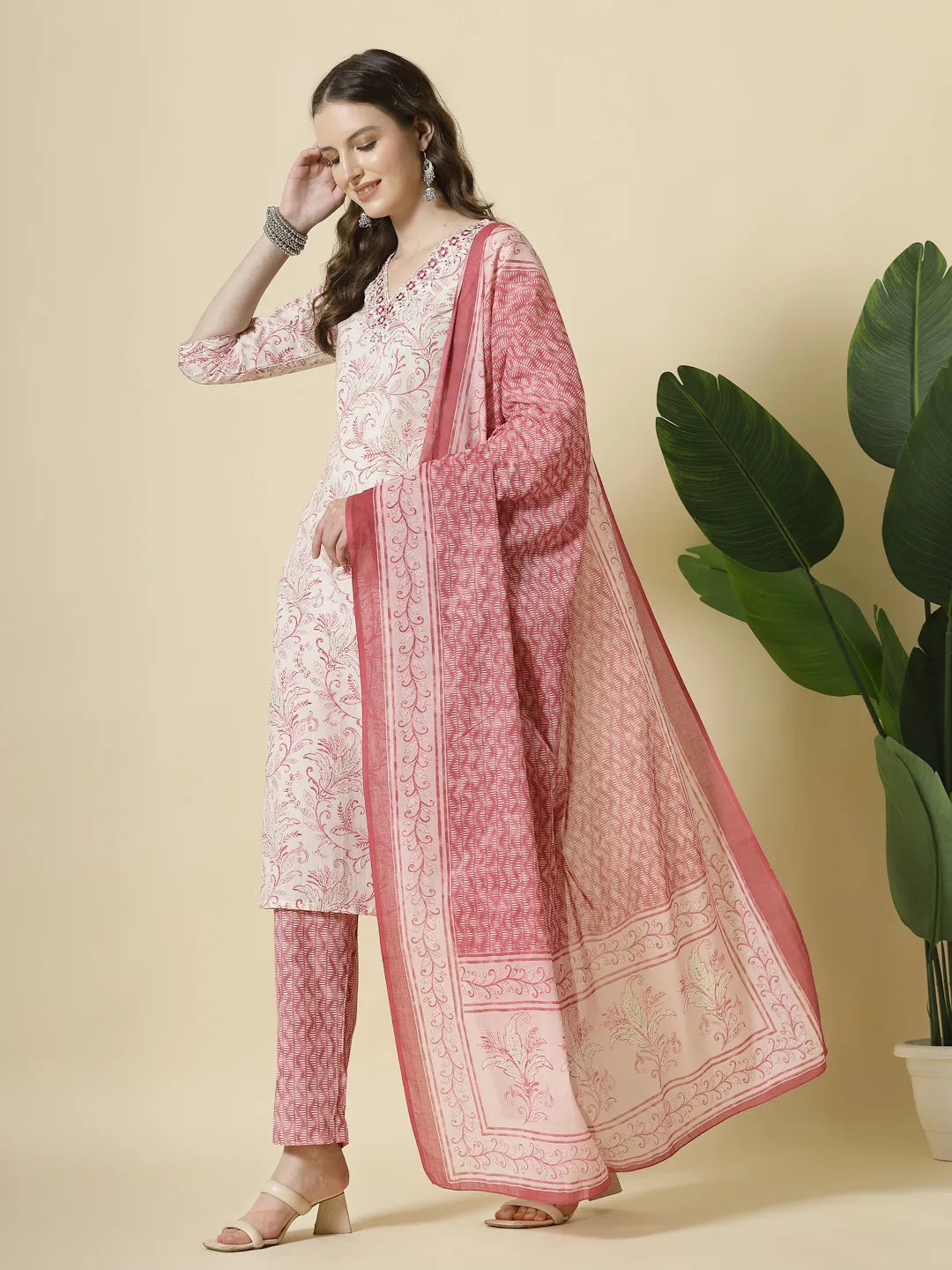 Yufta Pink Pure Cotton PaisleyThread Work Kurta Dupatta Pant Set - Distacart