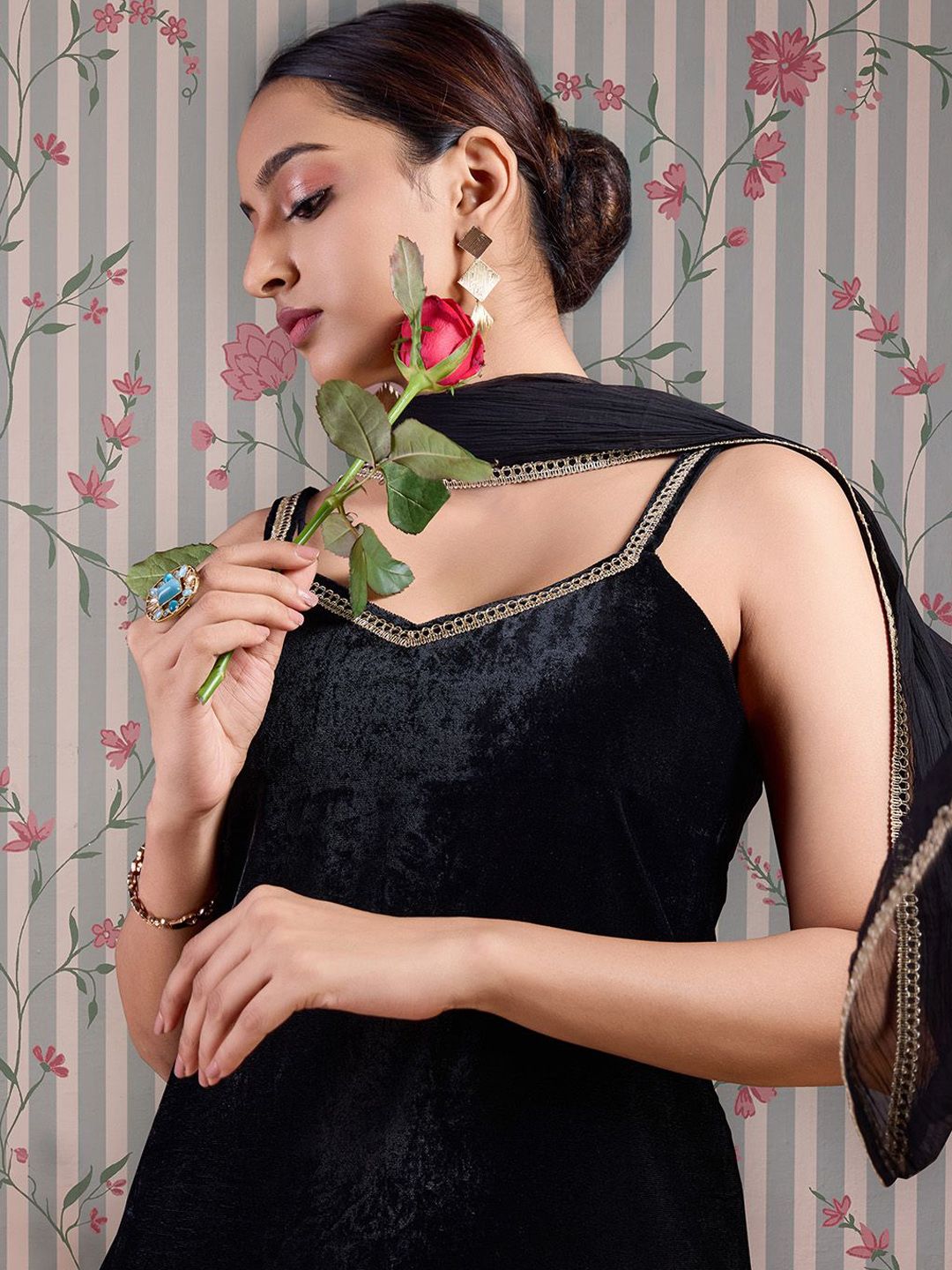 Ode by House of Pataudi V Neck Gotta Patti Velvet Straight Kurta with Trousers & Dupatta - Distacart