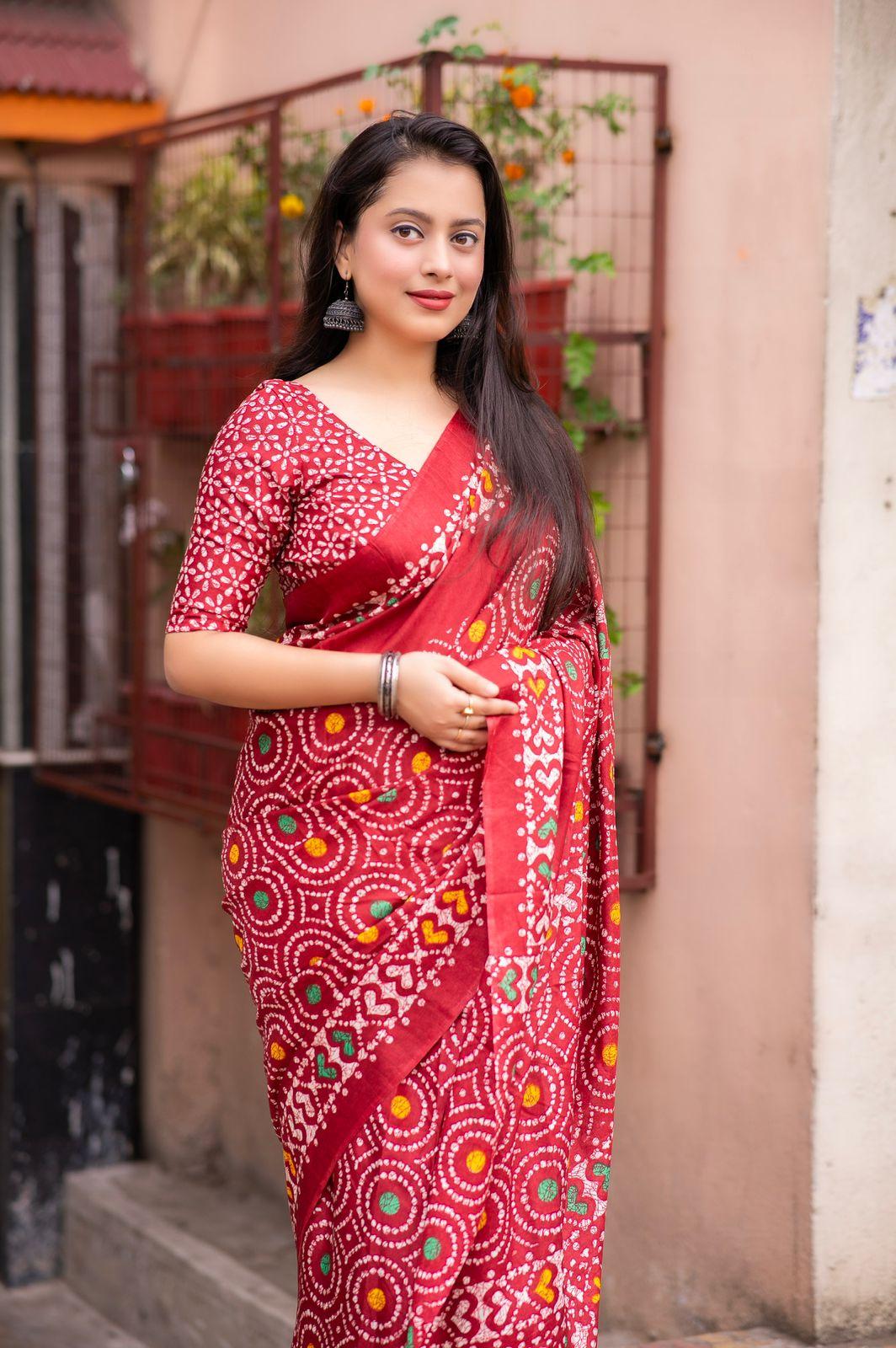 Red Silk Blend Ethnic Motifs Saree with Unstitched Blouse - A2M - Distacart