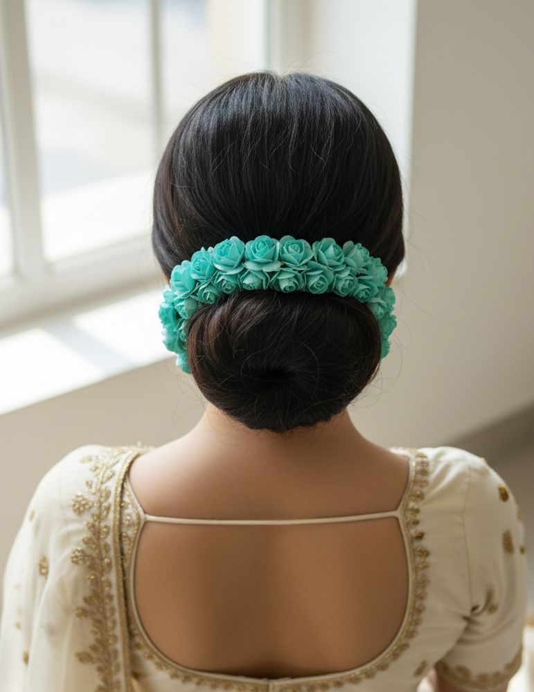 Aquamarine Rose Gajra - Dista