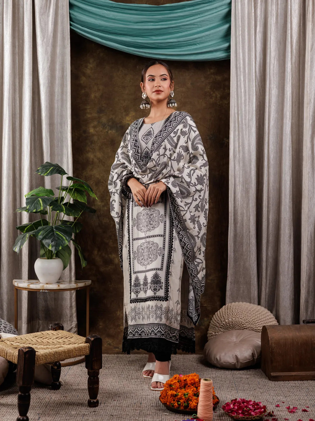 Yufta Pure Muslin Silk White Kurta Dupatta Set - Distacart